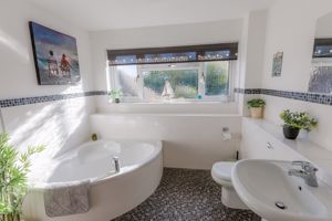Family Bathroom- click for photo gallery